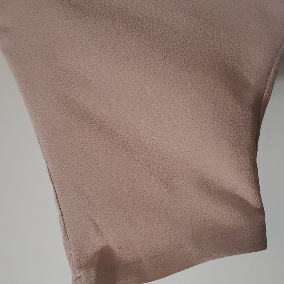 Tan blouse - Picture 2 of 7